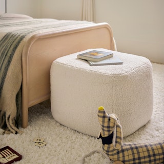 Petter 18.5" Pouf - Short Shearling White